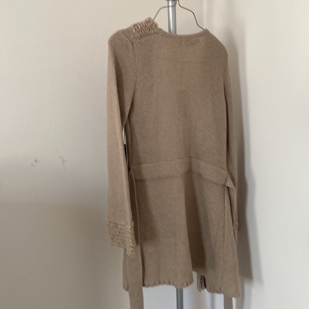 Vertigo Camel Sweater - Picture 4 of 5